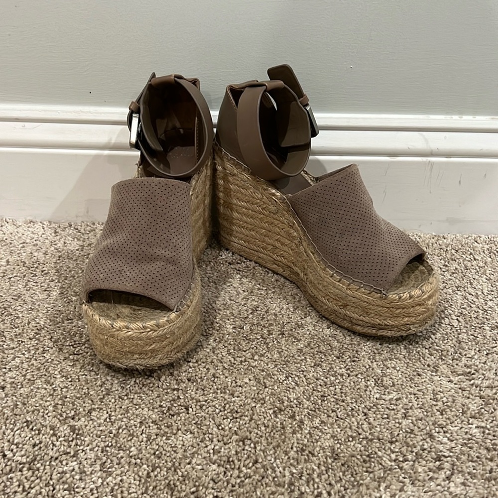 Marc Fisher Alida Espadrille Wedges Size 7